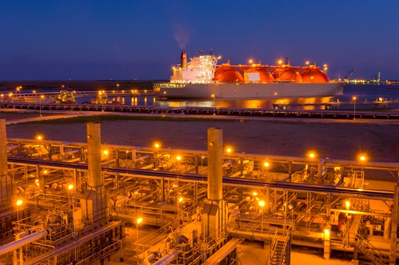 In southern Louisiana, Bechtel is building one of the world's largest facilities for turning LNG back into natural gas. Phase 1 is scheduled to begin operations in the second quarter of 2008. The facility, when complete, will be capable of regasifying 4 b sabine pass lng bechtel