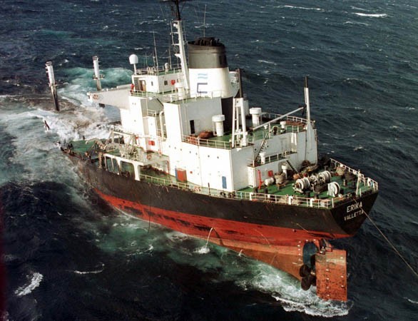 MALTESE TANKER ERICA BROKEN IN TWO IN HEAVY SEAS OFF BREST