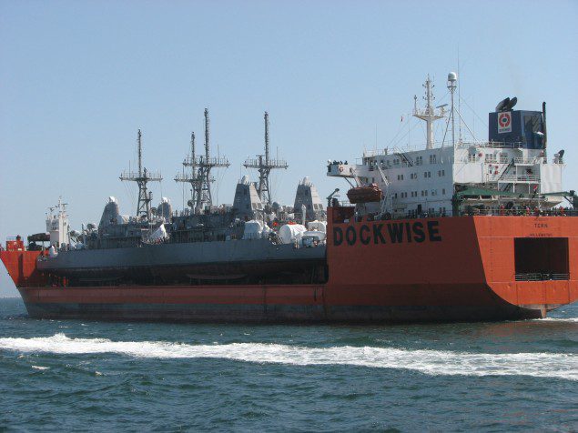 img_6257 us navy minesweeper dockwise heavy lift