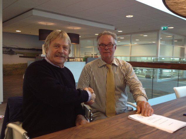 Dirk Kuijt Signing for 3 new Damen FCS 2610 Crew Transfer Vessels Dirk Kuijt Signing Damen Casper Vermeulen